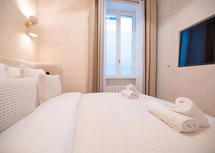 Apartment In Montmartre