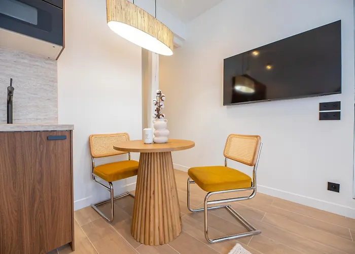 Appartement In Montmartre *